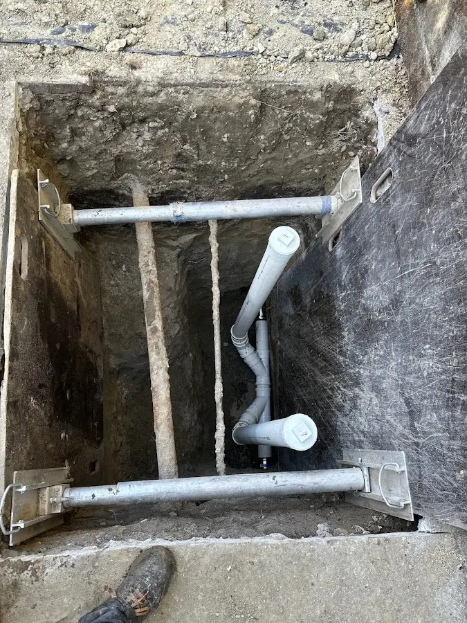 Experienced plumber completing Drain Cleaning work in Rainbow Springs